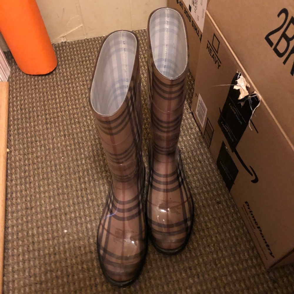 Burberry rain boots